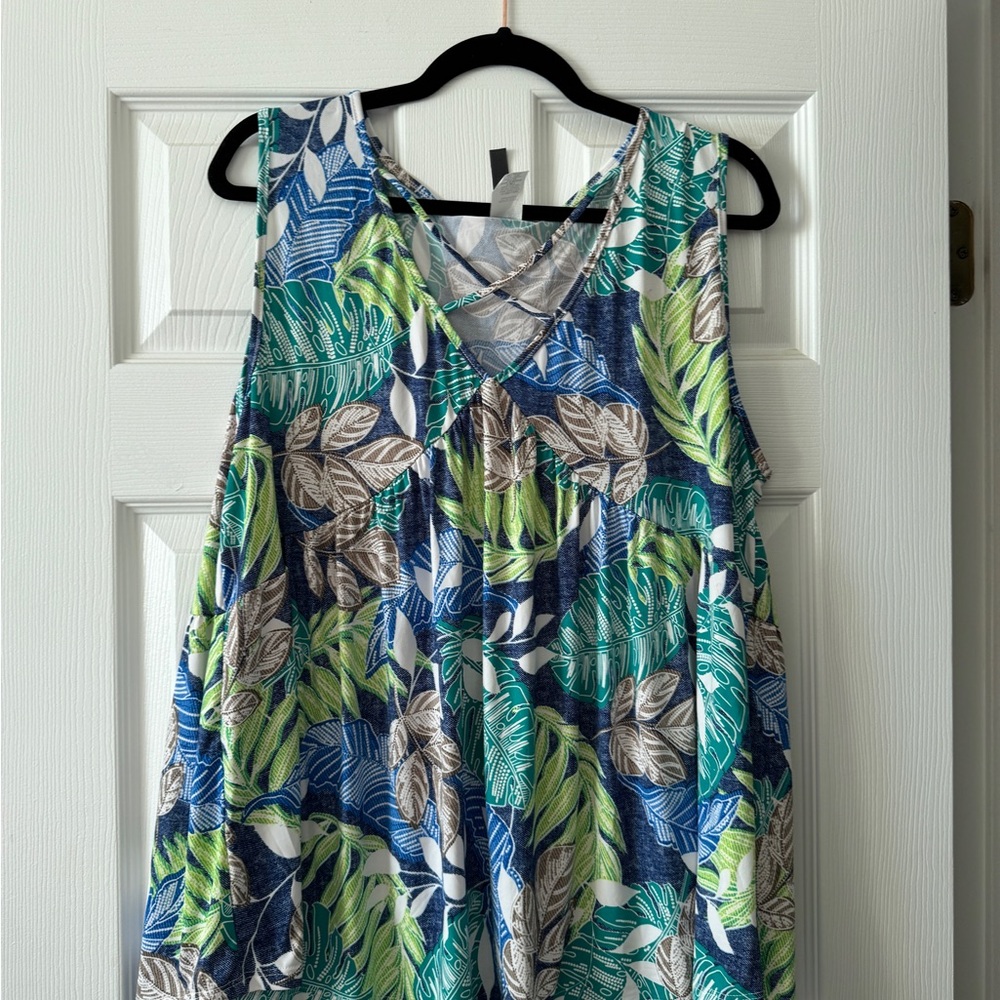 Tropical Leaf Print Sleeveless Top